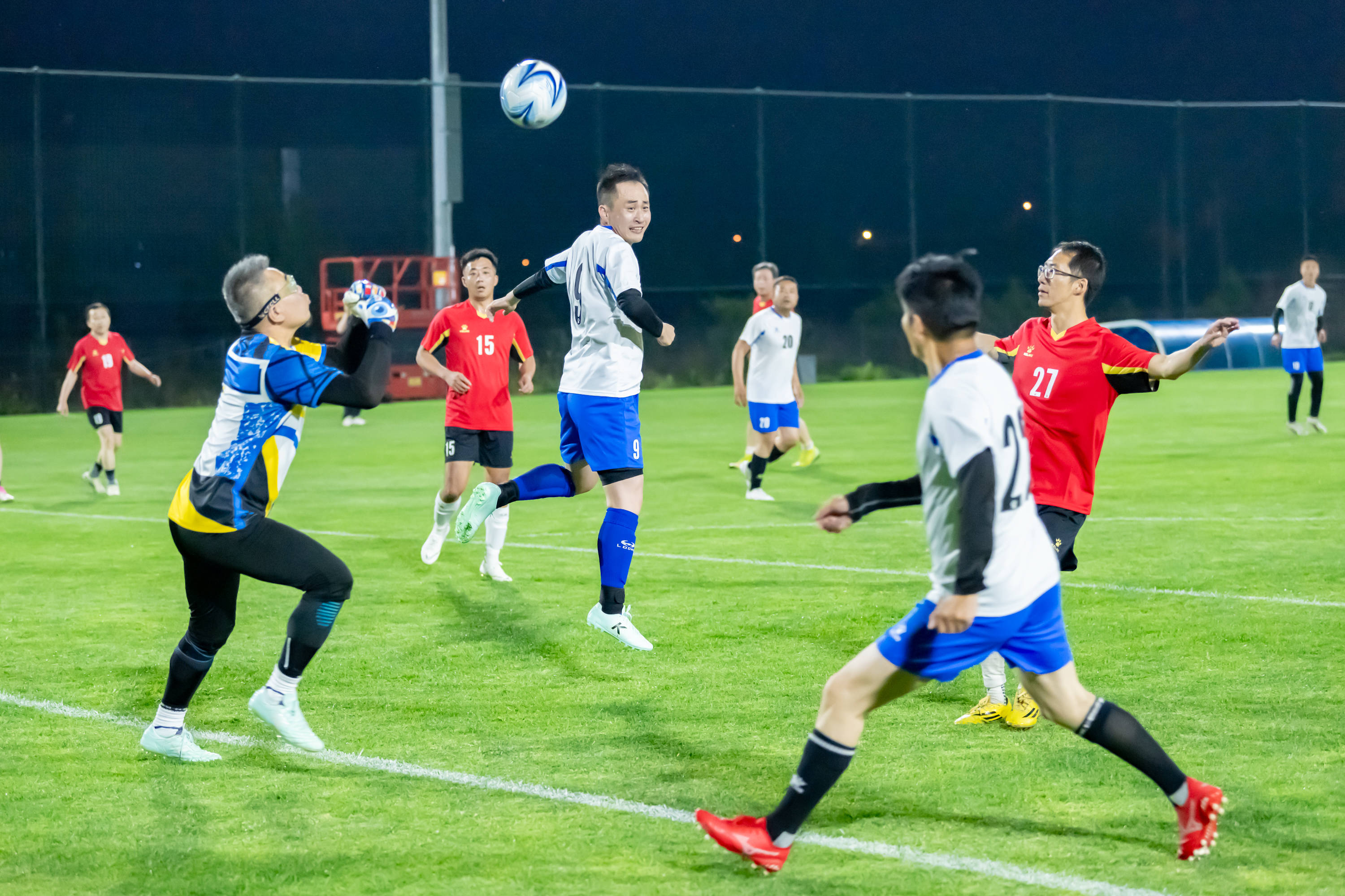 短道速滑——世锦赛：中国队晋级男子5000米接力半决赛.